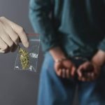 Bakı istintaq təcridxanasına narkotik keçirilməsinin qarşısı alınıb-ANA oğluna heroin gətiribmiş….